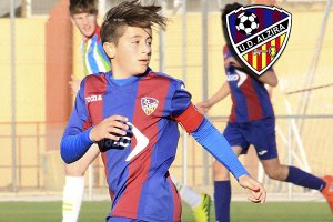 El joven jugador del Alzira.