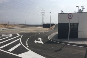 Entrada al punto limpio de Carboneras que pronto estará en uso.