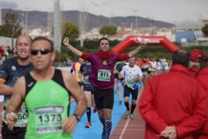 Uno de los cerca de 5.000 participantes en esta cita deportiva.