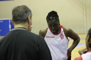 La nueva jugadora junto a Paco Rueda.