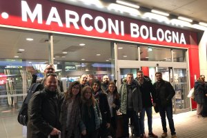 Expedición de la OCAL, a su llegada ayer al Aeropuerto de Bolonia.