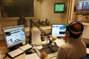 Isra Polo comentando el partido en el Carrusel Deportivo.