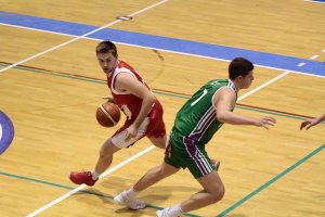 Una jugada del partido.