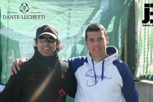 Clases con dos maestros del pádel.