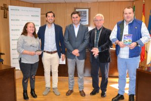 Casa Santi y el Club Naútico han sido premiados por el reciclado en las fiestas del Puerto.