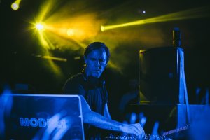 El legendario DJ canadiense Richie Hawtin estará en Dreambeach.