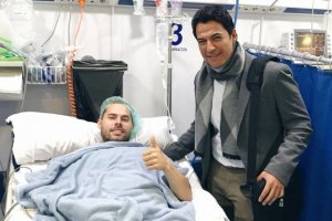 El doctor Misael Rivas con Mandi.