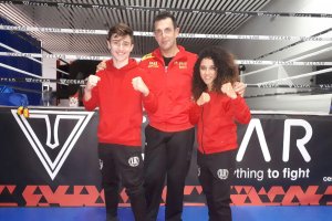 Carlos, el Maestro Franscisco Flores y Sara Fassi.