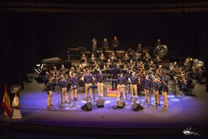 La formación está trabajando intensamente en este álbum con vocación solidaria.