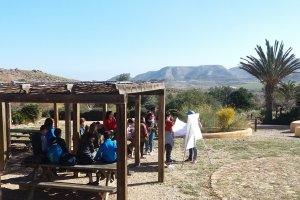 Alumnos del IES Algazul durante el taller Con mucho tacto".