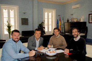 Firma del acuerdo en el Ayuntamiento de Carboneras.