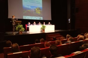 Ponentes de los sectores económicos en la jornada de Vícar