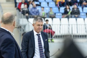 Lucas Alcaraz saliendo de vestuarios.