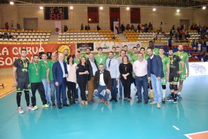Foto de familia de Unicaja tras la final.