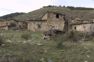 Vista de lo que queda de la antigua aldea de Portocarrero.