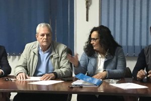 El nuevo presidente, José Carmelo Jorge, con la secretaria general, Catiana Soriano.