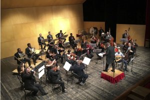 Orquesta Eu-Terpe durante su actuación en Italia.