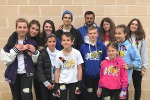 El equipo de la  Escuela Deportiva Tres60 junto a su Presidente , Juan Méndez