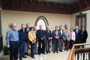 Equipo de investigadores del IFAPA con el consejero