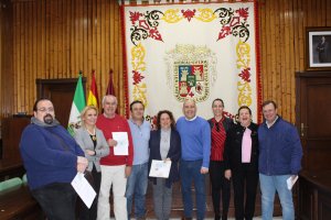 Representantes de las cofradías y del Goierno local.