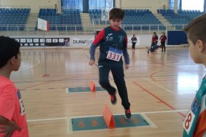 Los deportistas en acción.