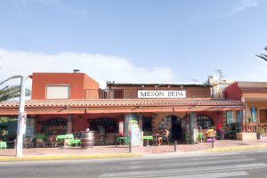 Mesón La Pepa y El Jardín de la Pepa son, sin duda el lugar ideal para celebrar la llegada del verano en un paraíso junto al mar.
