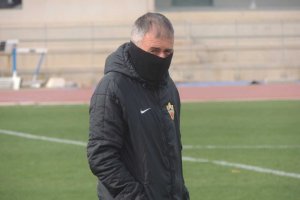 Lucas Alcaraz tapado hasta las cejas.