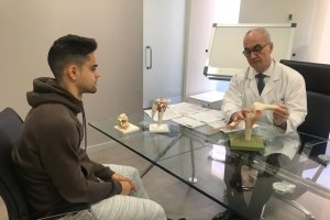 Pedro Luis Ripoll hablando con Fran Rodríguez.