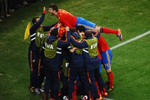 Piqué celebrando el Mundial que ganó España en Sudáfrica.