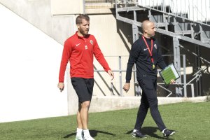 Morcillo habló con Corona en Reus.