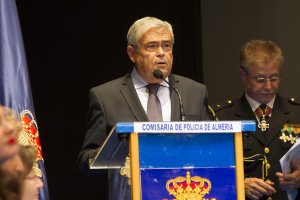 Andrés García Lorca en un acto con la Policía Nacional