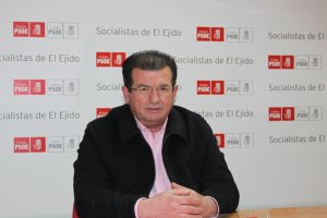 José Miguel Alarcón en la sede del grupo socialista.