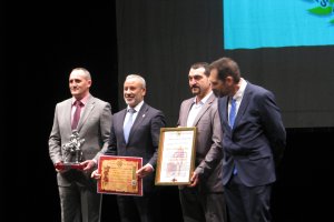 El alcalde de Vera, Félix López, recibe la Gran Cruz de Caballero de Santiago.