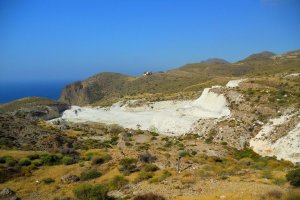 Imagen de la ruta Loma Pelada, con el mar al fondo.