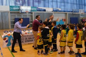 Los pequeños en la entrega de premios.