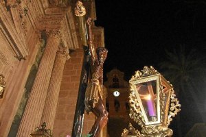 Puerta principal de la Iglesia de Santiago de Almería.