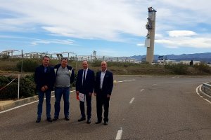 Los diputados de Cs en su visita a la Plataforma Solar.
