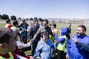 El alcalde de Almería saludando a los jugadores.