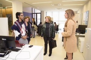 Un momento de la visita hace unos días de las concejalas Lafita y Ortega a El Cable