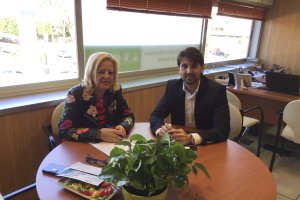 El presidente de AECHA, José Mª Morales, con la gerente del Consorcio, Clara I. Rguez.