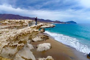 David Bisbal en Los Escullos, uno de los rincones más visitados de Cabo de Gata.