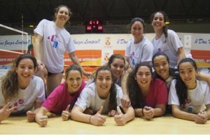Las jugadoras felices tras la victoria.