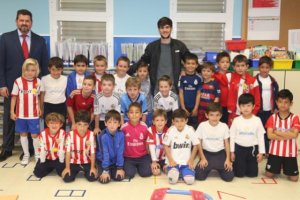 Pozo con los alumnos del Saladares.