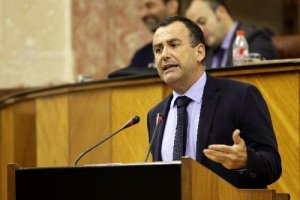 Venzal en una intervención en el Parlamento andaluz.