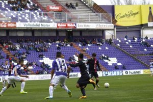 Pozo ahora es imprescindible en el sistema del Almería.