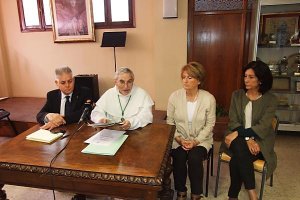 Elías García, hermano mayor; fray Antonio Bueno, prior Dominicos; Concha Alarcón, camarera mayor; y Gádor Sicilia, camarera de la Virgen.