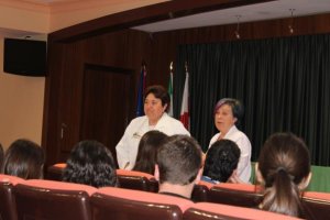 La gerente de Torrecárdenas, Francisca Antón, y la responsable de Formación, Presen Ataz.