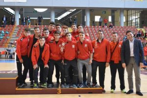 Los jugadores roqueteros subido sl podio.