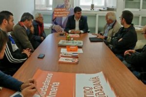 Reunión de Ciudadanos con representantes vecinales y feriantes