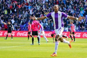 Manucho celebrando el gol ante el Almería.